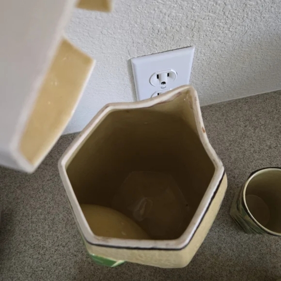 MAJOLICA | Vintage Handpainted Floral Ceramic Pitcher and Cups - Complete Set - Picture 3 of 5